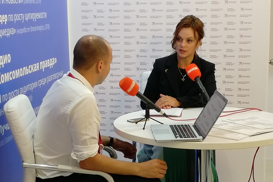 Председатель совета директоров «Колмар Груп» Анна Евгеньевна Цивилева в открытой студии «КП» на Восточном экономическом форуме.