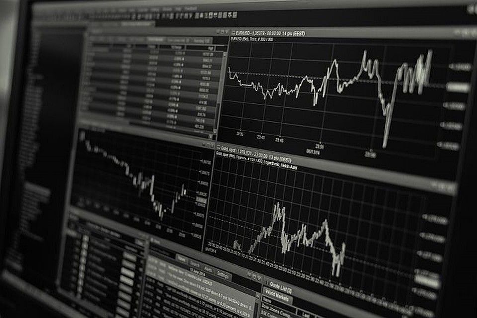 Средневзвешенный курс доллара составил 385,89 тенге