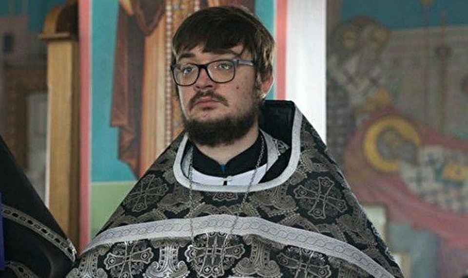 Священник оставил нелицеприятный комментарий в соцсети.