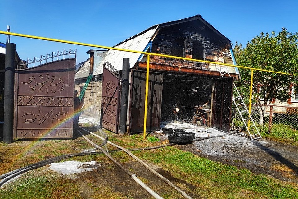 Пожар произошел в домохозяйстве местного жителя