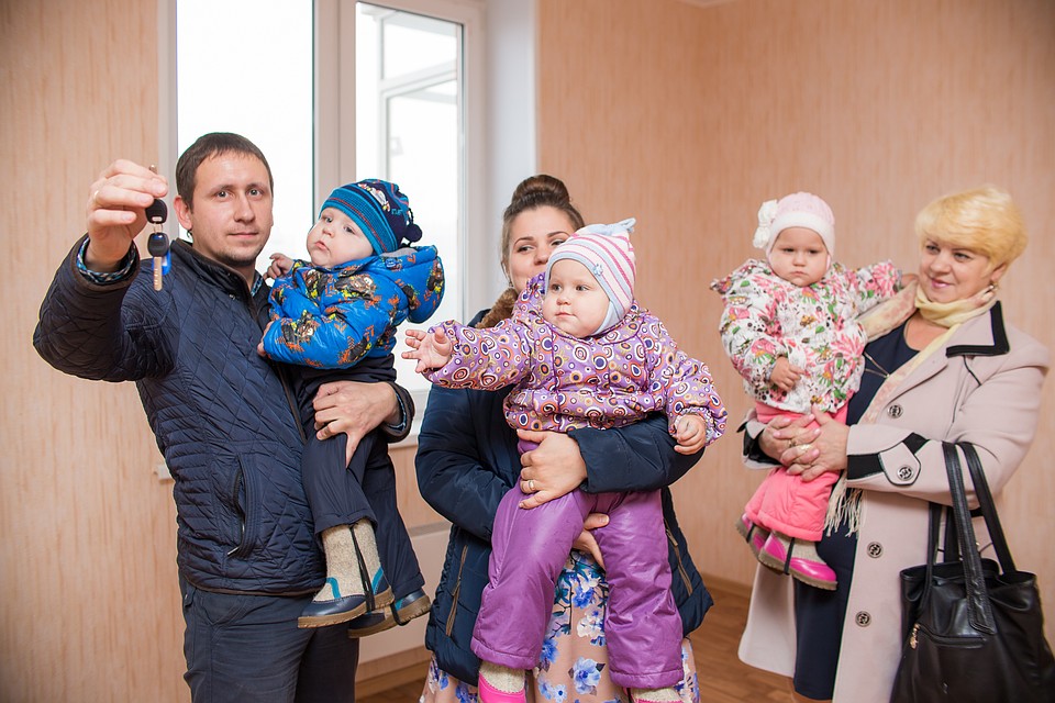 Государственная программа действует для семей, в которых с 1 января 2019 года по 31 декабря 2022 года родился/родится третий или последующие дети