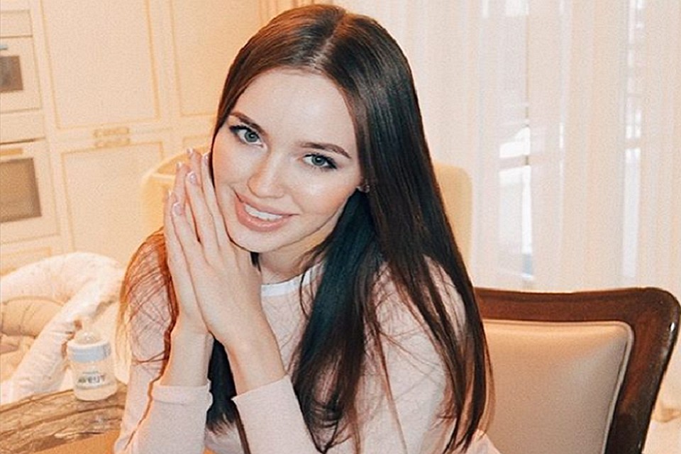 Модель воспитывает дочь. Фото: Instagram Анастасии Костенко