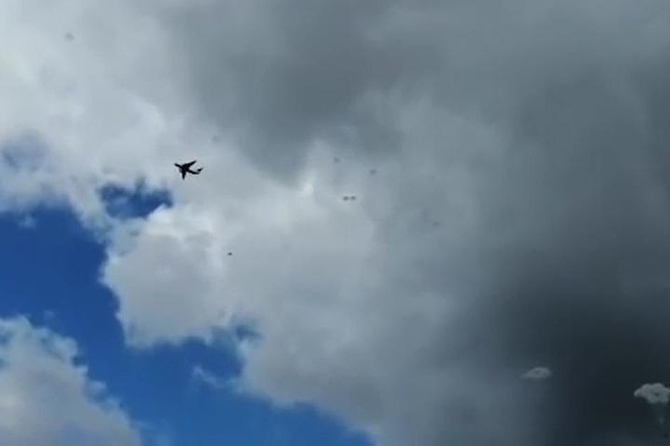 На военных учениях в Оренбургской области разбились две боевые машины