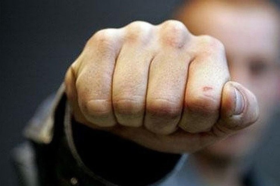 За избиение врачей скорой помощи 20-летний петербуржец пойдет под суд.