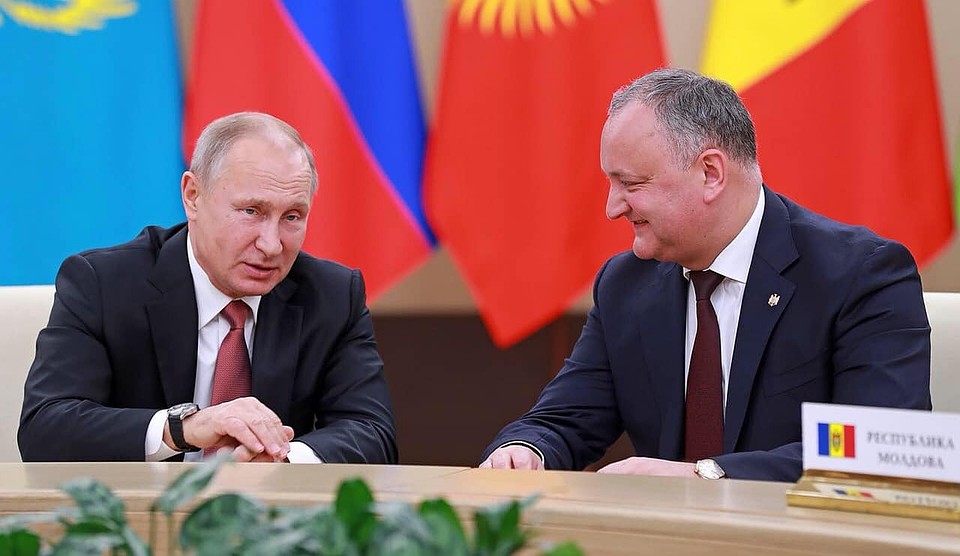 Игорь Додон поздравил президента России с с днем рождения