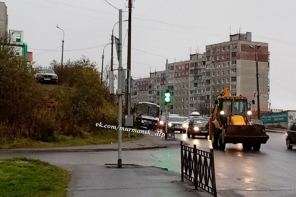 К счастью, автобус никого не сбил. Да и пассажиров внутри не было. Фото: Наталья Амеленкова