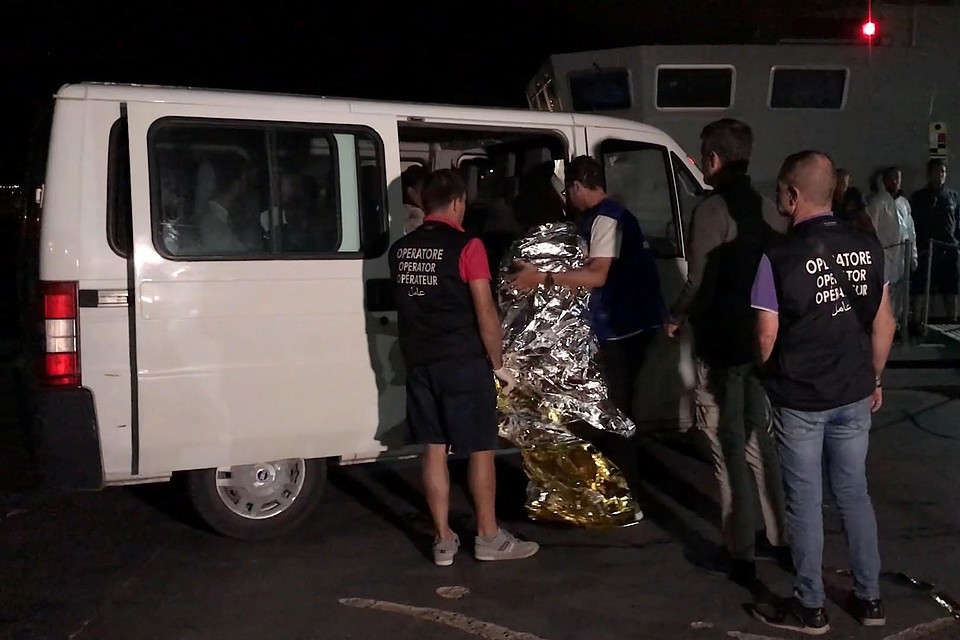 На борту находилось около полусотни мигрантов