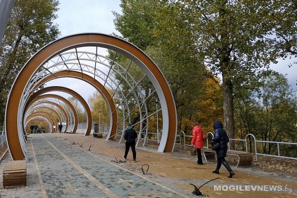 Пешеходному мосту в Могилеве оставили народное название. Фото: mogilevnews.by.