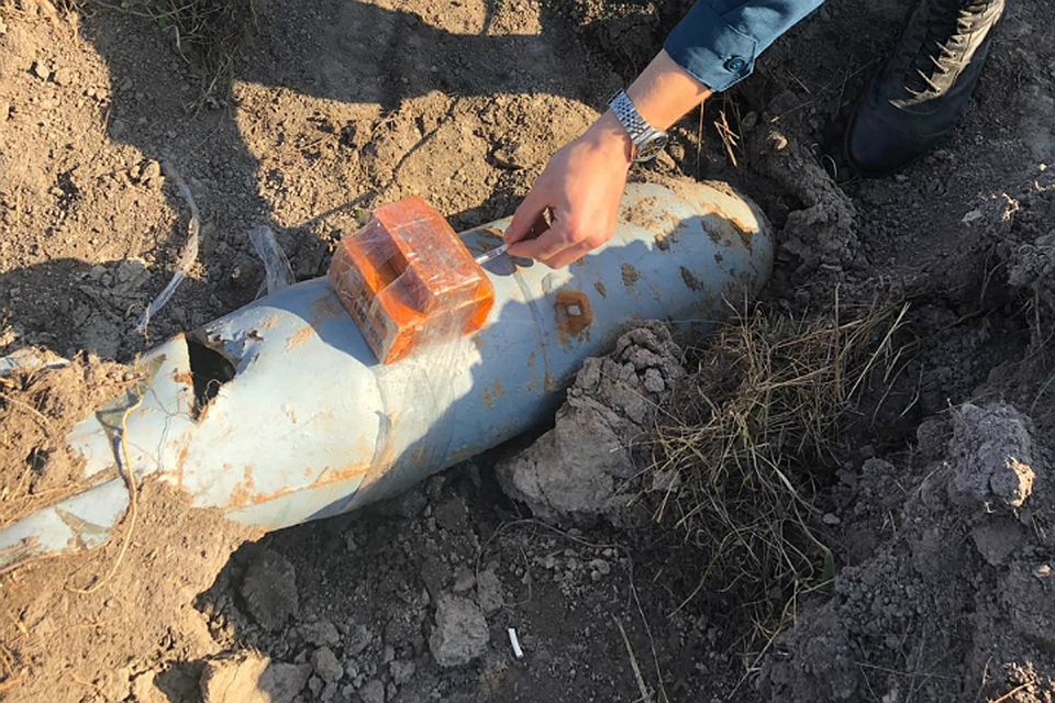 Хабаровские взрывотехники обезвредили авиабомбу в Приморье
