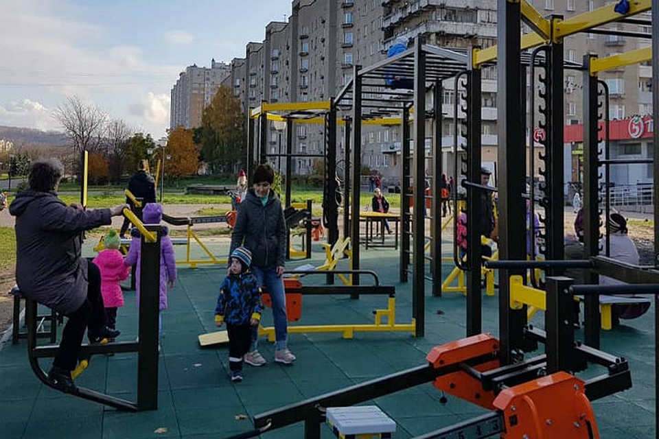 На Заречном бульваре установили третью в Нижнем Новгороде воркаут-площадку. ФОТО: Личная страница Владимира Панова.