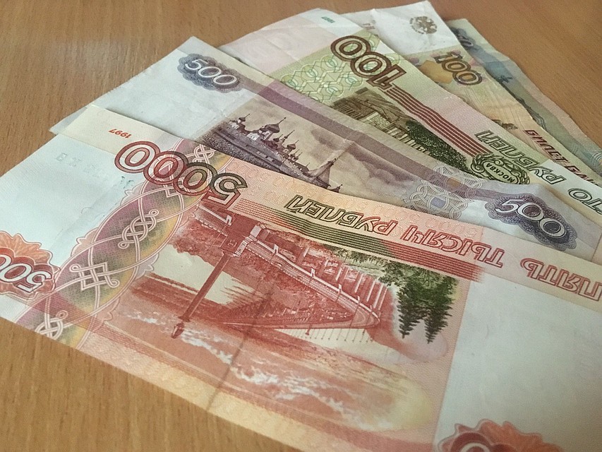 Мошенники даже вызвали для пенсионерки такси, но обокрасть ее не смогли.