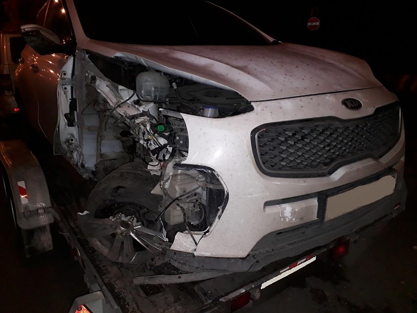 Полицейские проводят по факту аварии проверку