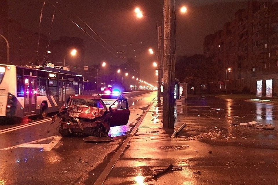 Жесткое ДТП в Кировском районе унесло жизнь женщины, еще три человека серьезно пострадали