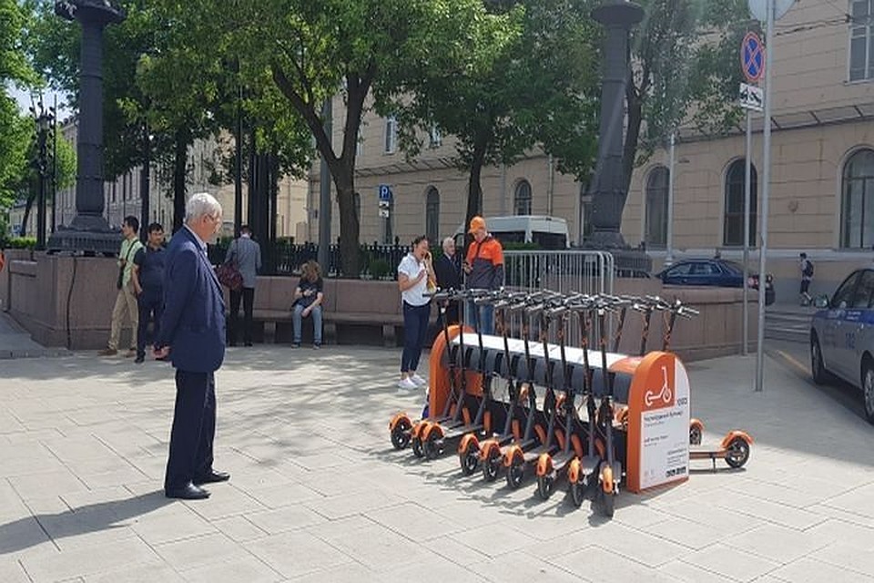Теперь прокатиться на электросамокатах можно будет только весной.