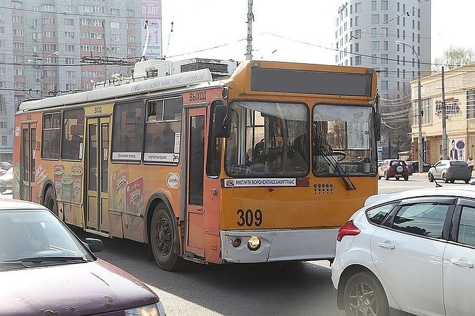ЧП случилось на виадуке у Заставы.