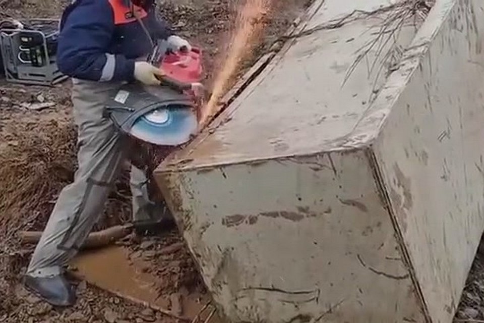 Это тот самый сейф с золотом, который в шутку назвали вагоном. Стоп-кадр видео