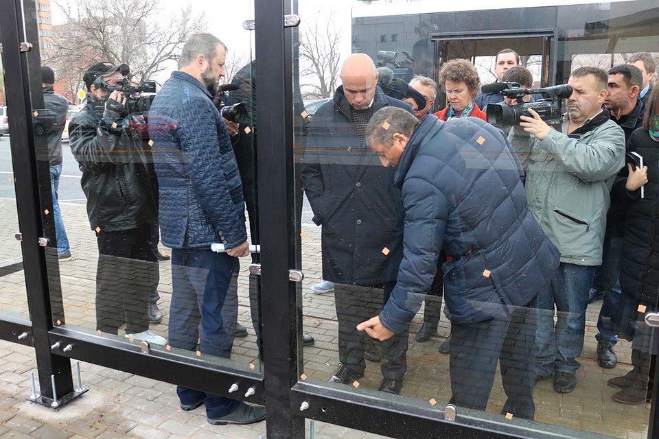 Руководители Липецка и области осмотрели новые остановки на проспекте Победы