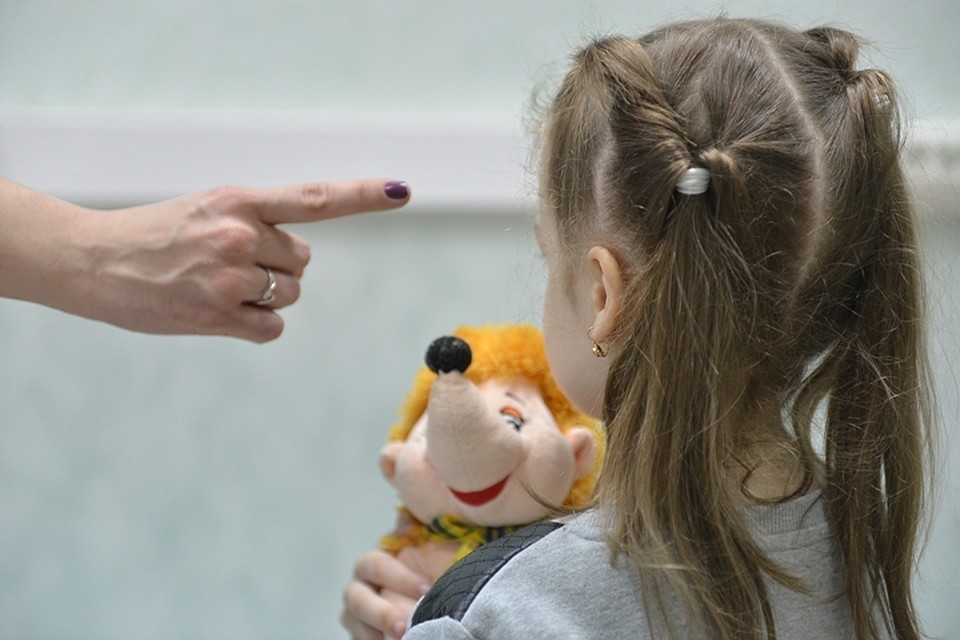 Родители пришли в ужас от того, как педагог разговаривала с детьми.