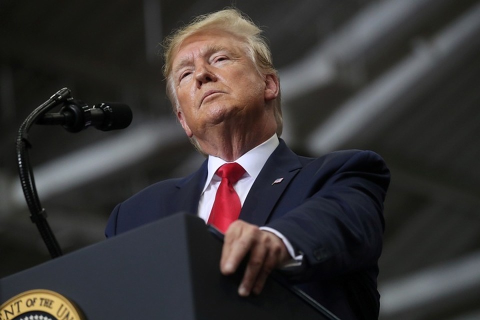 Президент США Дональд Трамп на митинге своих сторонников в Луизиане