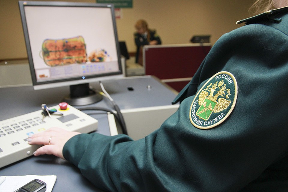На таможне у петербуржца отобрали 45 килограммов взбитых сливок, которые он вез "для семьи".