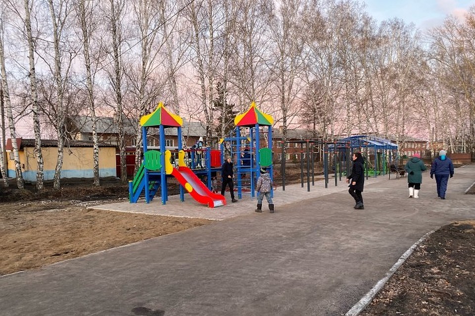 Спортплощадку за четыре миллиона рублей построили в Мариинске. ФОТО: пресс-служба АКО