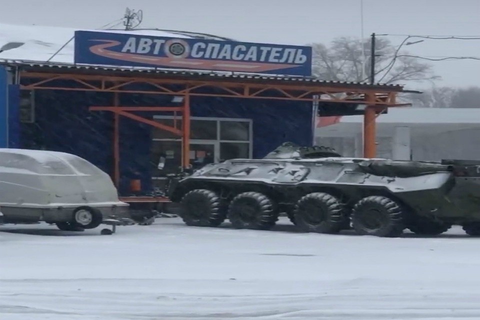 Настоящий бронетранспортер в нашем городе увидишь нечасто. Фото:vk.com/zlo43