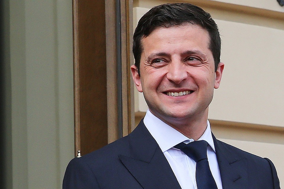Зеленский заявил, что первый спутник и вертолет создали украинцы