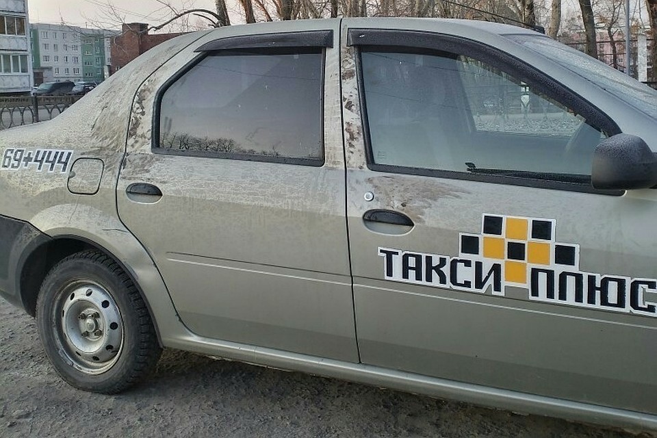 Нападение на женщину произошло в этой машине. Фото: "Типичный Асбест" во "Вконтакте"