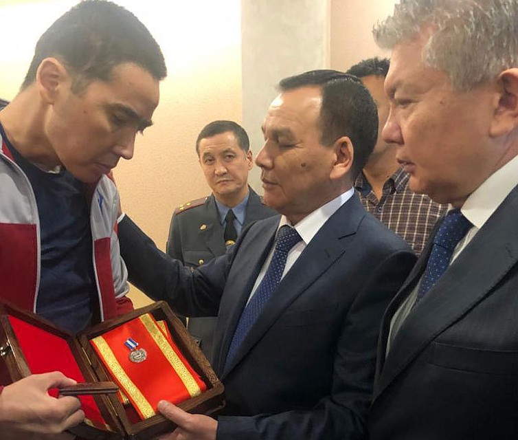Награда нашла своего героя.