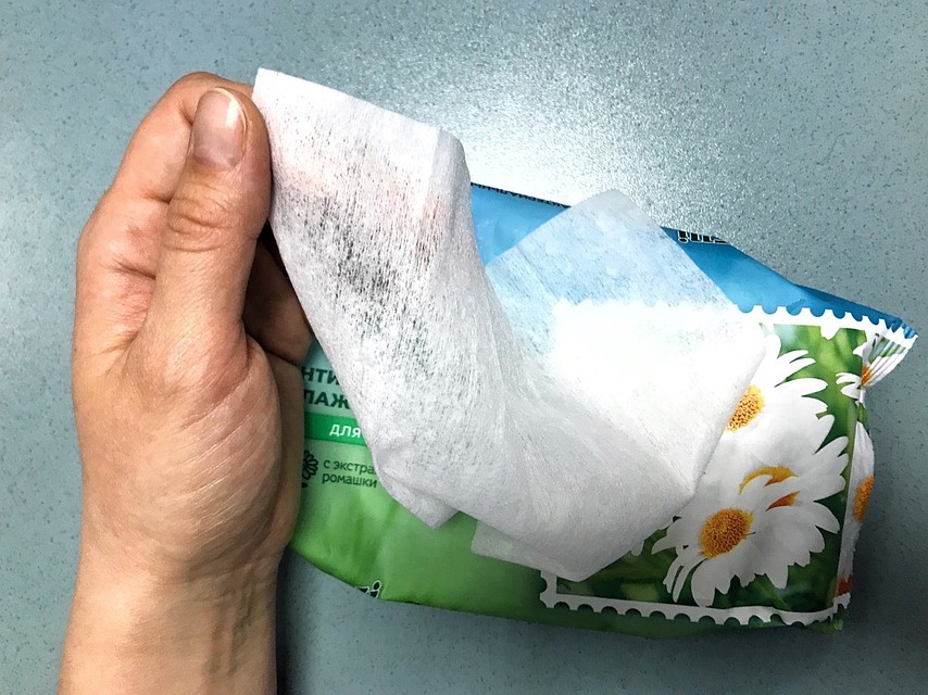 В состав влажных салфеток входят пластиковые волокна, а переработать их практически невозможно
