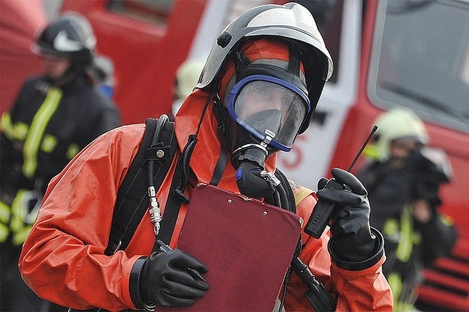 Пожар на складе рядом с Ленинградским вокзалом в Москве