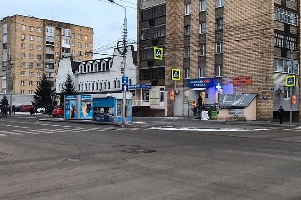 В центре Красноярска вырубили несколько деревьев – чтобы не мешали смотреть на Исторический квартал. Фото: Александр Глисков