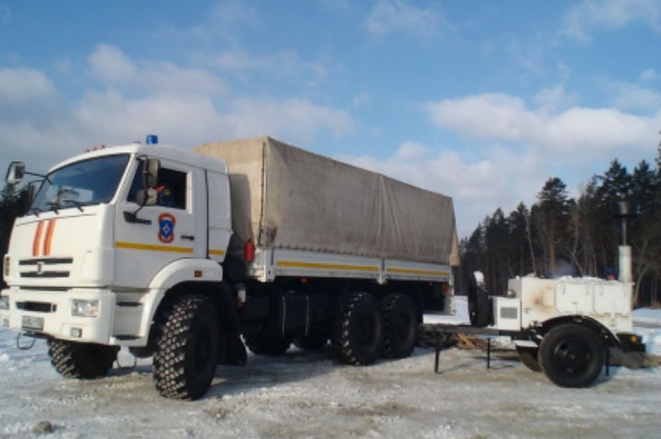 Из-за плохой погоды спасатели начали патрулирование трасс в Иркутской области. Фото: ГУ МЧС России по ИРкутской области.