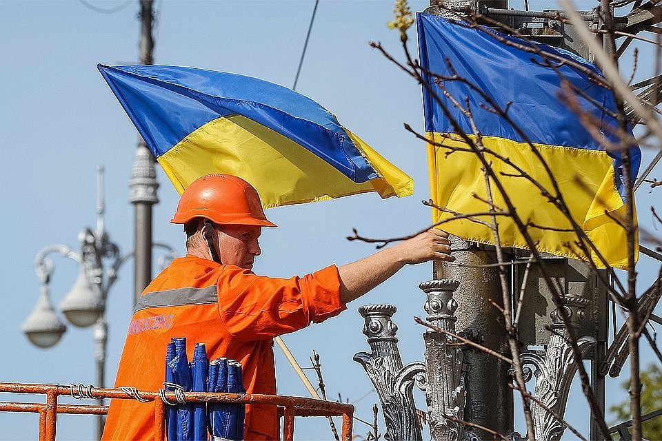 Долговую зависимость Украины усилил двукратный рост госзаймов и суммы погашения государственного долга