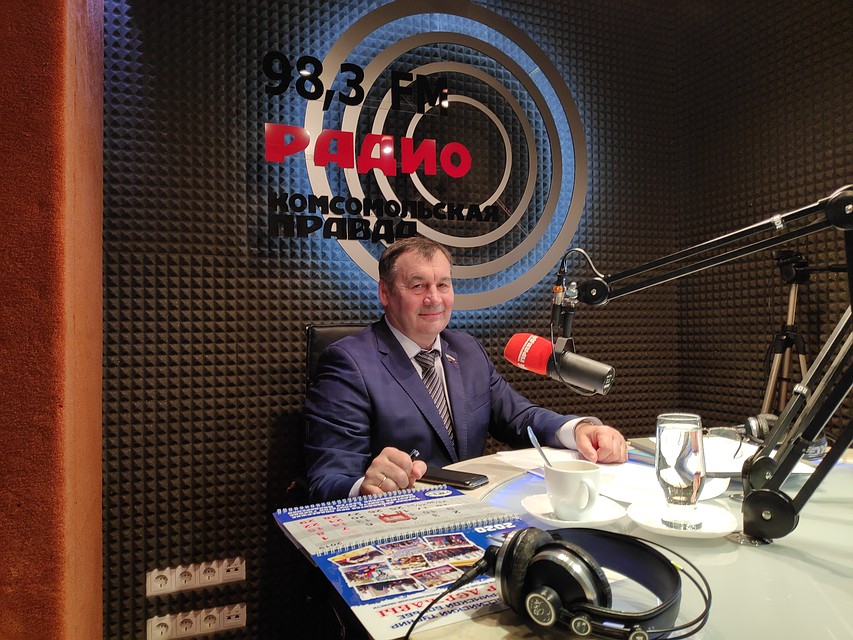 Сергеем Валентинович Бондаренко, Председатель комиссии по муниципальной собственности, член комиссии по научно-производственному развитию и предпринимательству совета депутатов города Новосибирска.