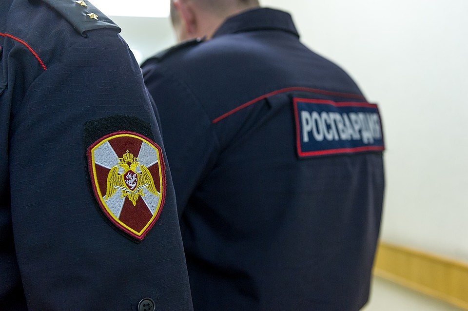 В Твери Росгвардейцы пресекли кражу из магазина