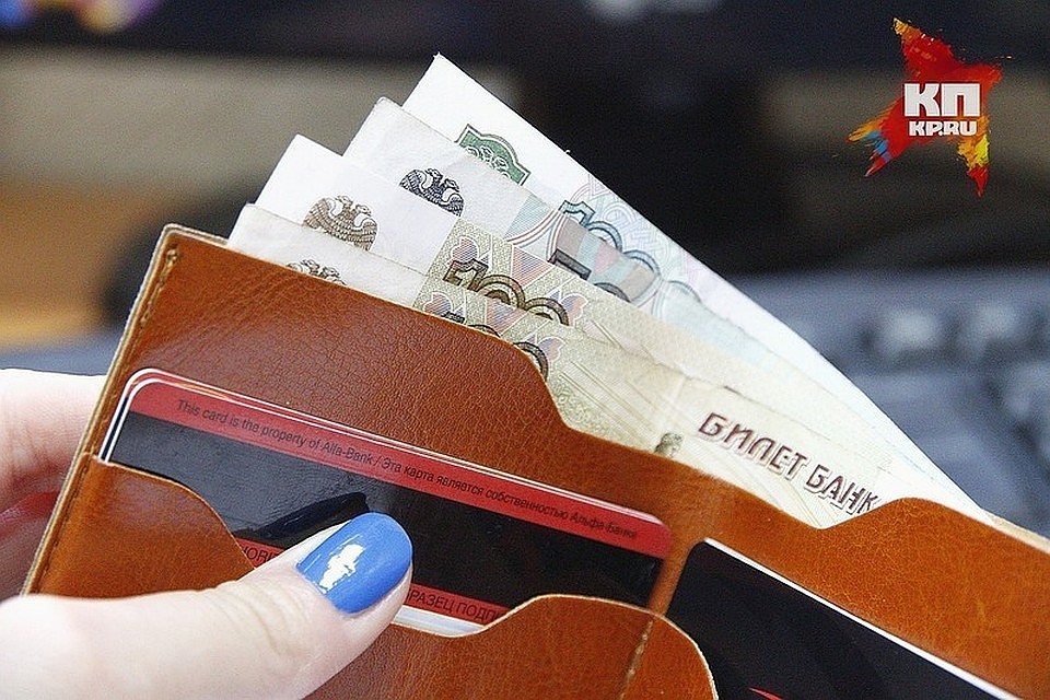 Женщина украла у знакомого 10 тысяч рублей