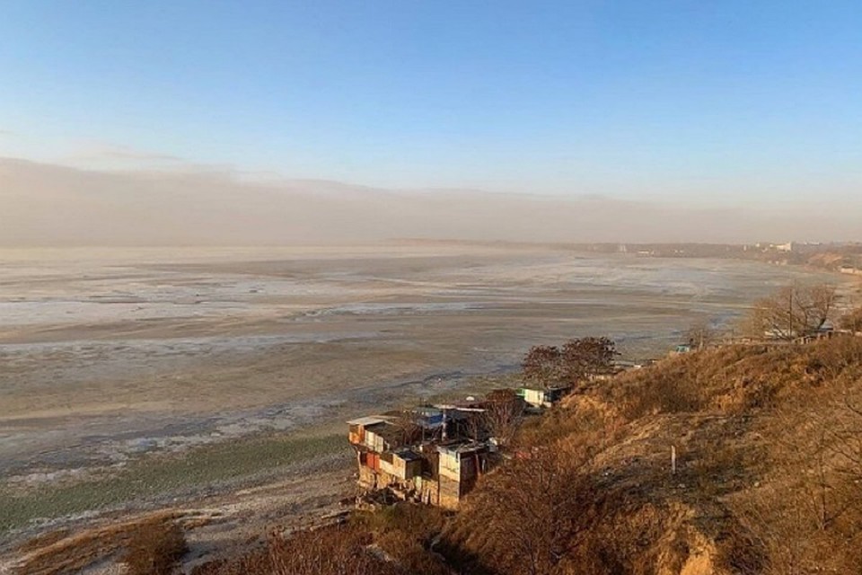 В Таганрогском заливе критическое снижение ровня воды. Фото: vk "Это Ростов, детка! - новости Ростова-на-Дону"