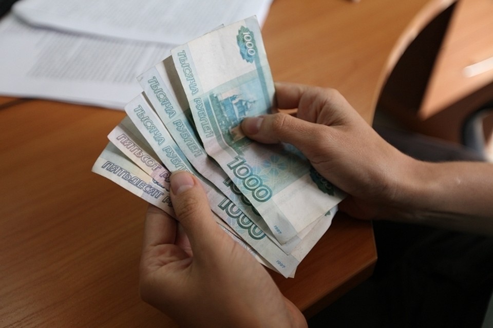 Базовая часть зарплаты увеличилась почти в два раза