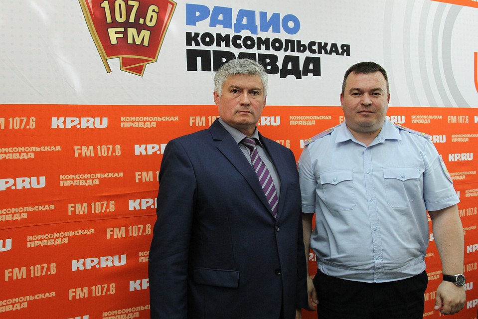 Главный инженер МКУ "Служба благоустройства и дорожного хозяйства" Фирдаус Харисов и начальник УГИБДД МВД по УР Руслан Набиев