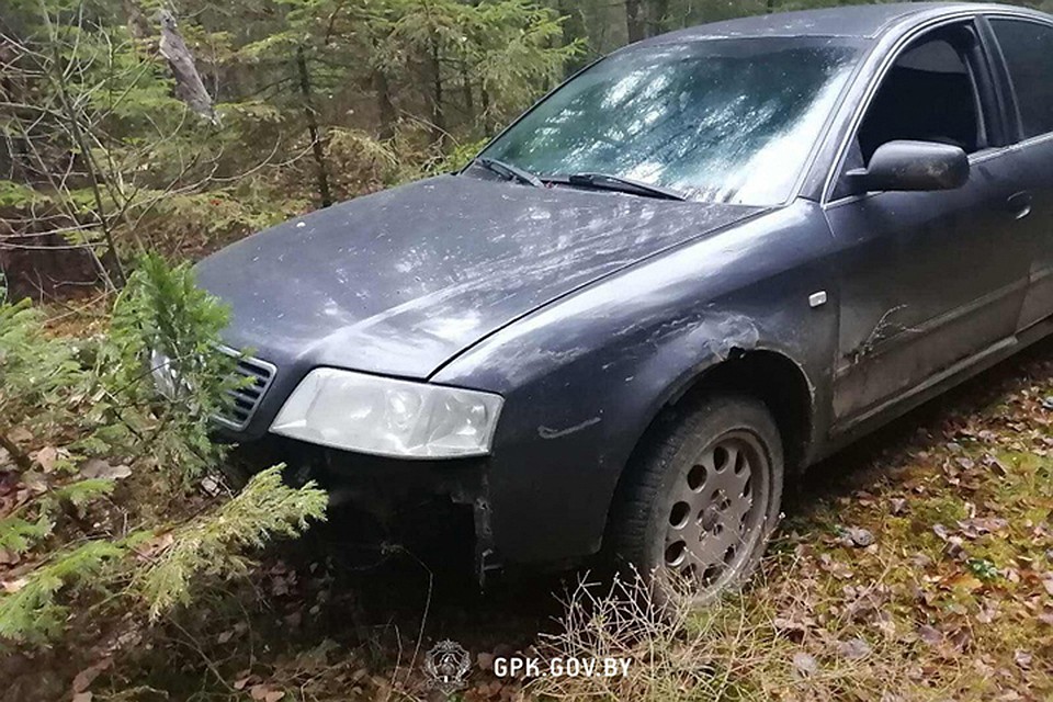 Один из автомобилей, на котором ехали нарушители. задержан. Фото: Госпогранкомитет.