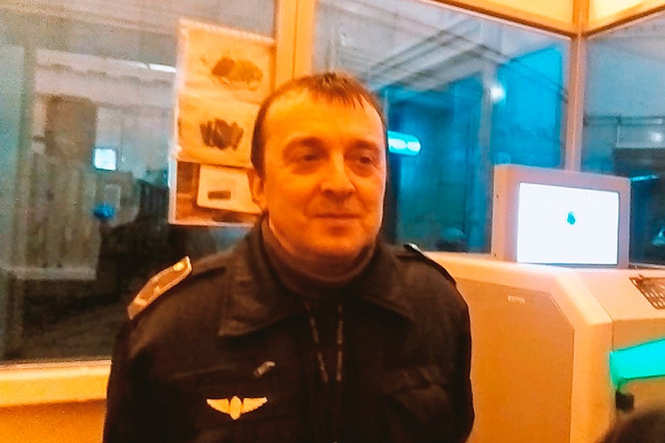 Сотрудник петербургской подземки Александр Федоренко спас пассажиров от обезумевшего мужчины с ножом. Фото: пресс-служба метро Петербурга