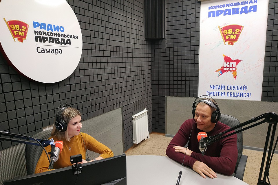 В студии "Радио Комсомольская правда" - тренер и инструктор по бразильскому джиу-джитсу, обладатель пурпурного пояса Дмитрий Журавлёв