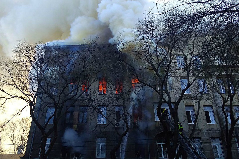 Пожар в колледже в Одессе: пострадали 12 человек. Фото: Госслужба Украины по чрезвычайным ситуациям