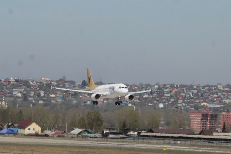 Пилотов Airbus A320 ослепили лазером при посадке в аэропорту Иркутска