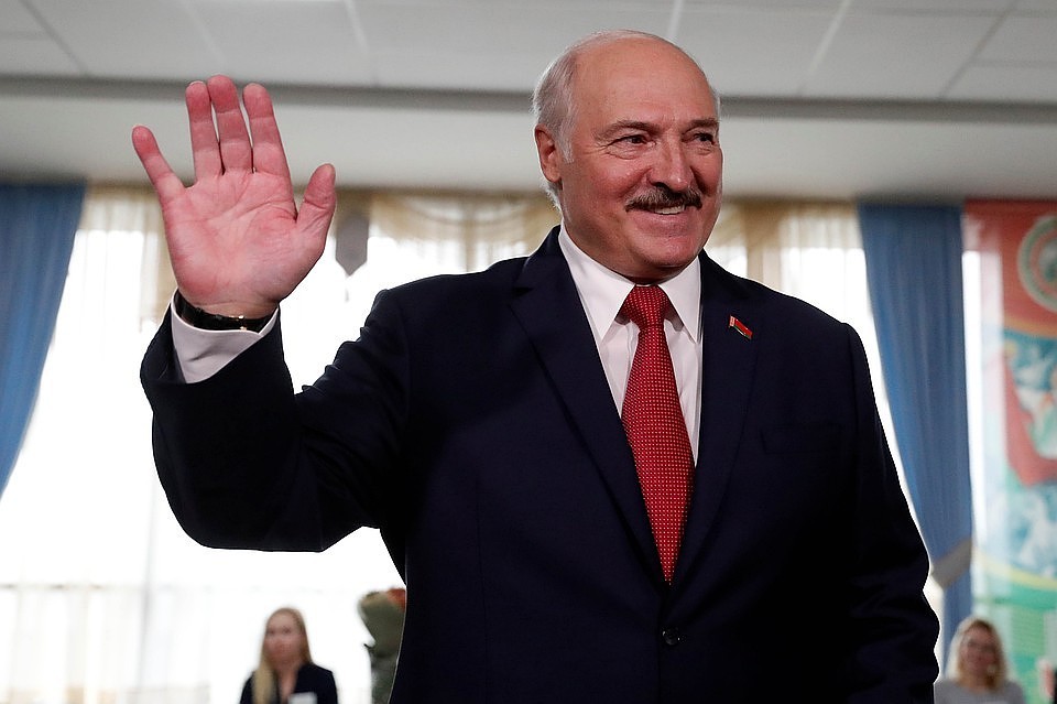 Лукашенко заявил, что Минск не просит у Москвы дешевых газа и нефти