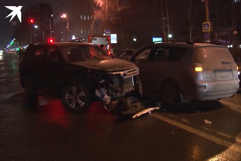 Смертельная авария произошла вечером 7 декабря, когда школьники в сопровождении взрослых шли на спектакль в ТЮЗ.