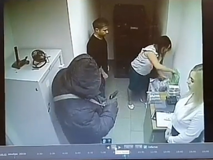 Полиция разыскивает подозреваемого. Скрин с видео: vdk_unofficial