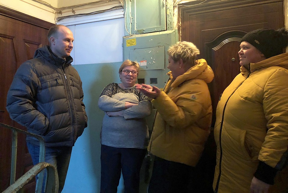 «Мы грязные и голодные» - так говорят жильцы, но присутствия духа не теряют.