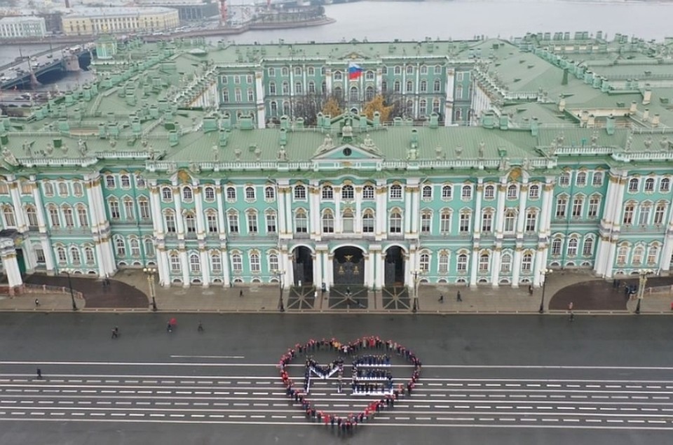 Сотрудники Эрмитажа с душой и сердцем поздравили своего директора. Фото: instagram.com/hermitage_museum